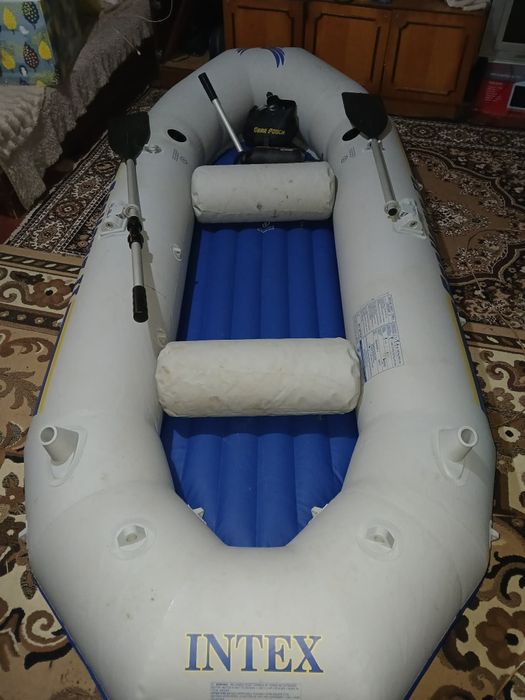 Продам лодку надувнаю