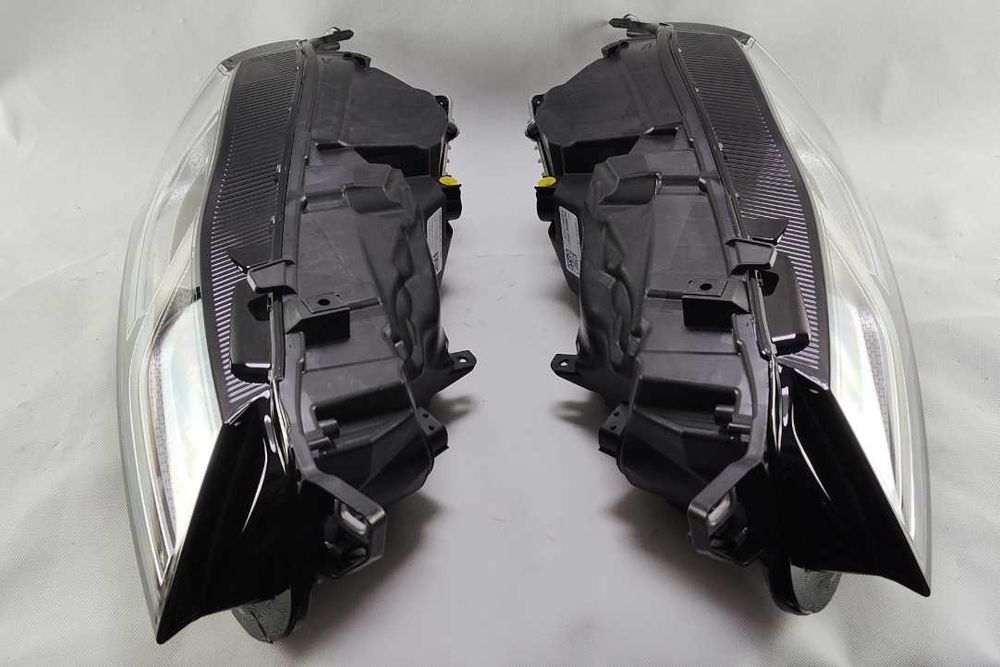 КОМПЛЕКТ ФАР права\ліва на Jaguar F-Pace