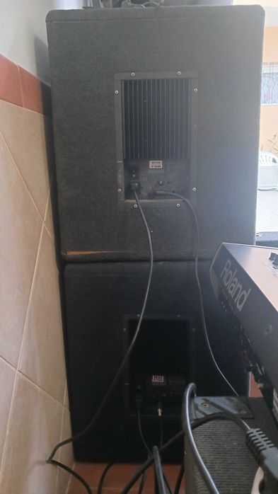 PA Sistema de som amplificado profissional 2X wharfedale titan 12 act