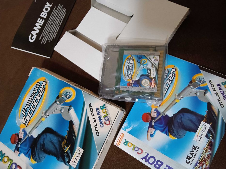 Jogo Nintendo game Boy color Freestyle Scooter na caixa