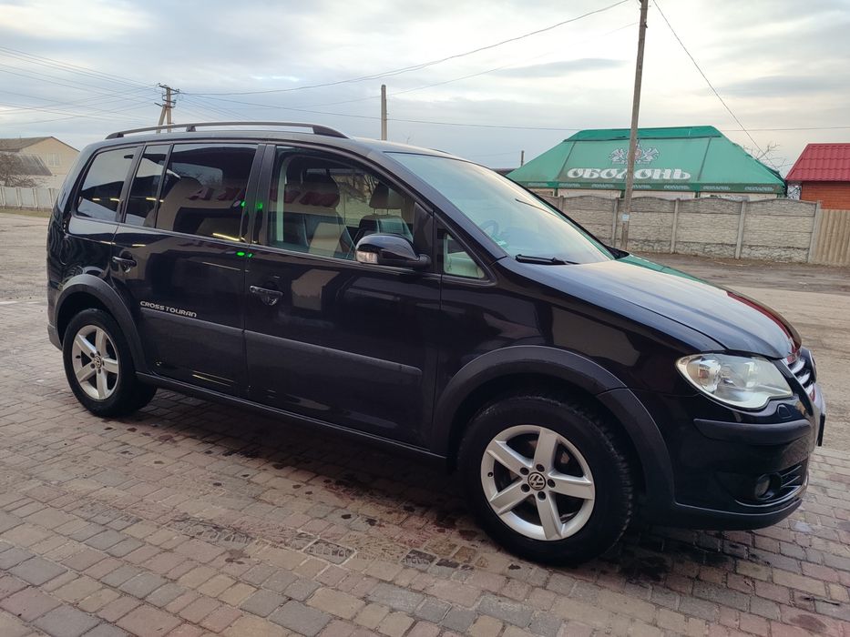 Продам Volkswagen Touran Cross