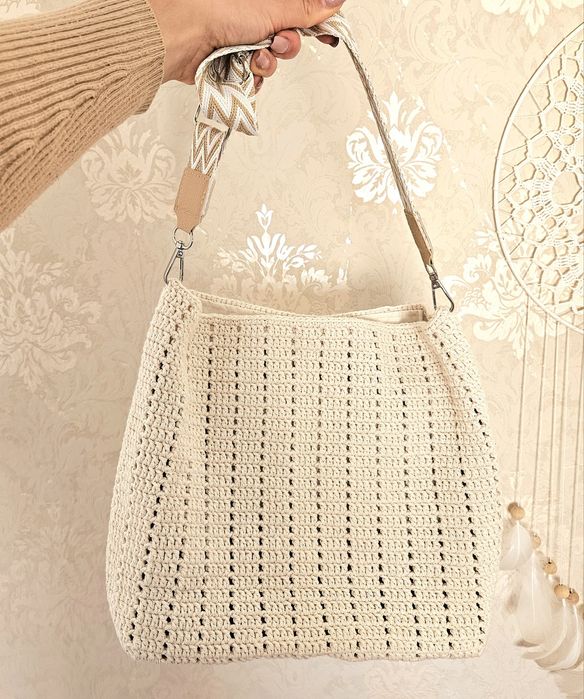 Bolsa em croché feita à mão