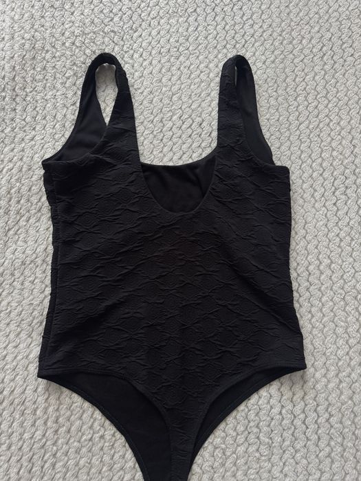 Damskie body z motywem koronki