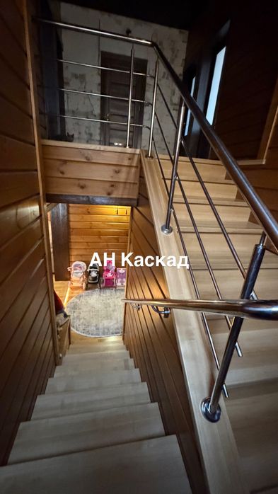 Продам дом кирпичный из 2х этажей.ХТЗ.