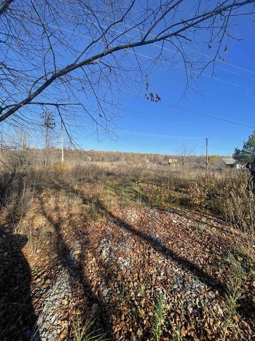 Продам   фасадну    ділянку , в районі новобудов.