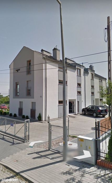 3 pokoje. 3,40 m wysokości. Duży taras. Kameralny budynek