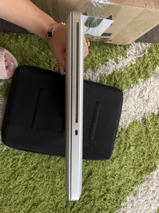 Macbook pro неробочий, на розбірку