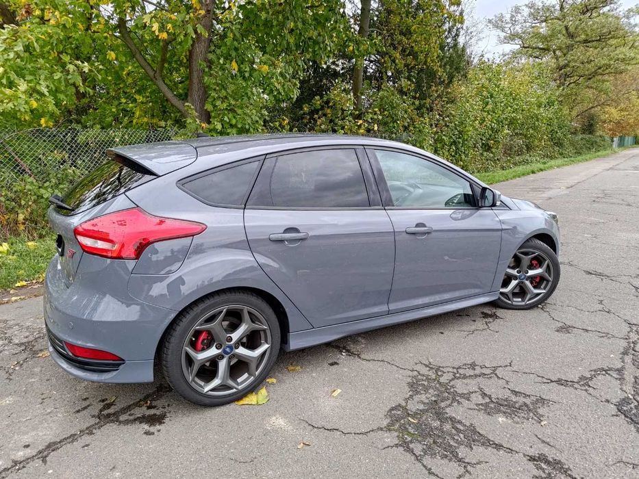 Ford Focus 2.0 EcoBoost ST c/ Pack Pele Exclusiva