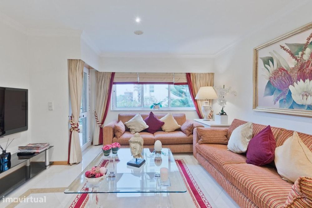 Apartamento T2 com jardim, Cascais