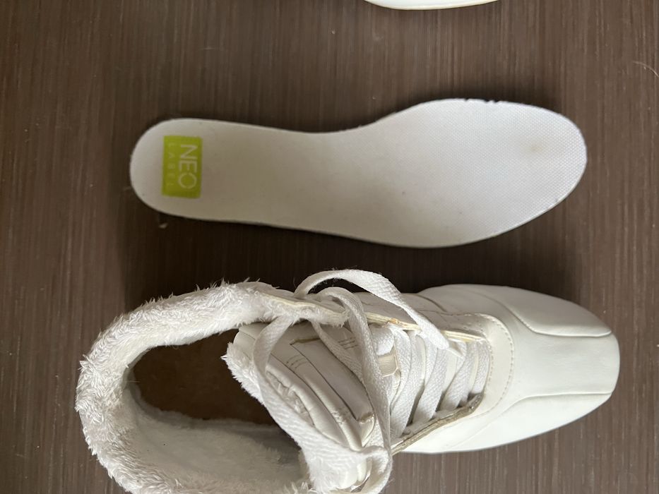 Теплі високі кеди Adidas білі