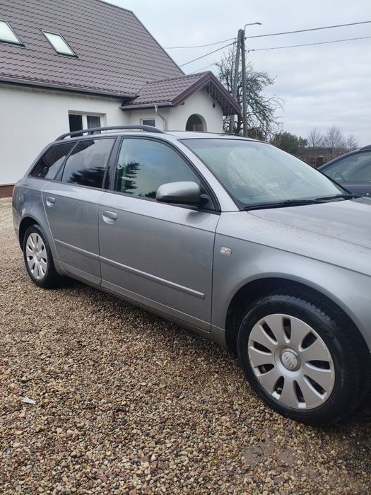 Audi A4 B7 kombi 2kpl opon 2 kluczyki książka serwisowa