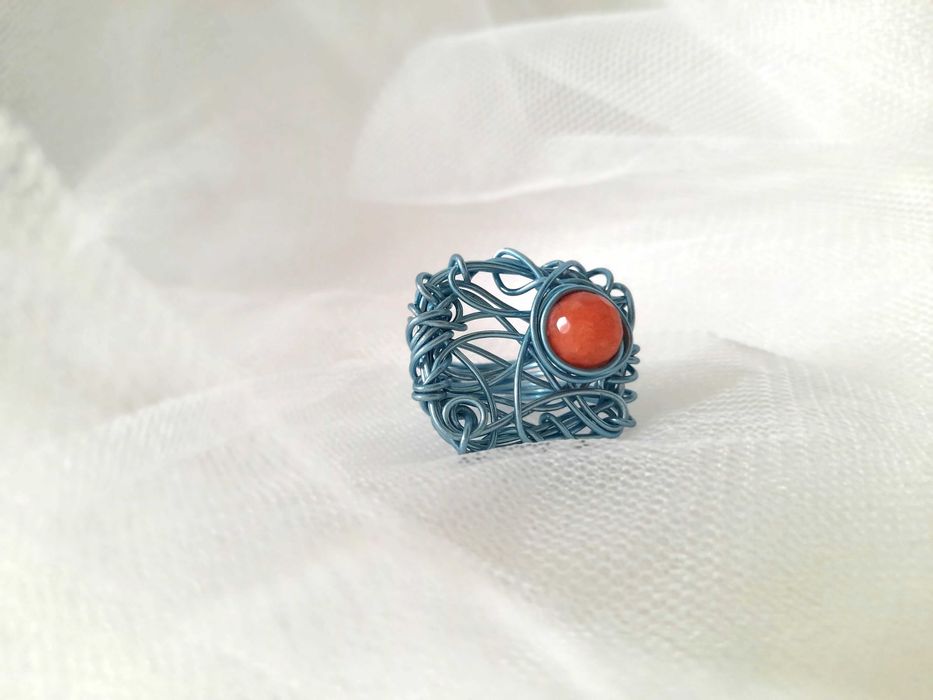 Anel barroco com pedra natural