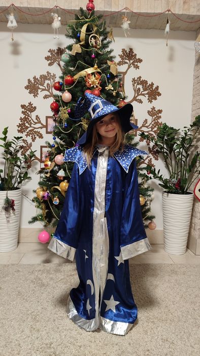 Продам новорічні костюми