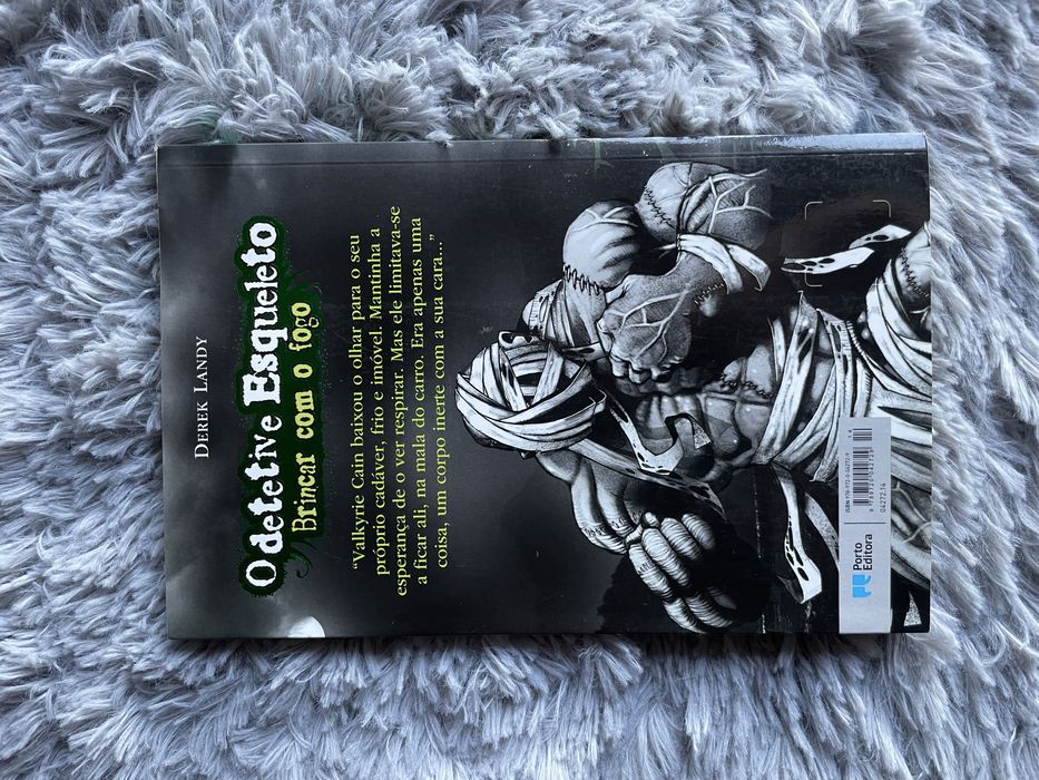 Livro O Detetive Esqueleto