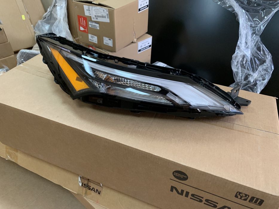 фара верхняя дхо Nissan Rogue t33 2021-