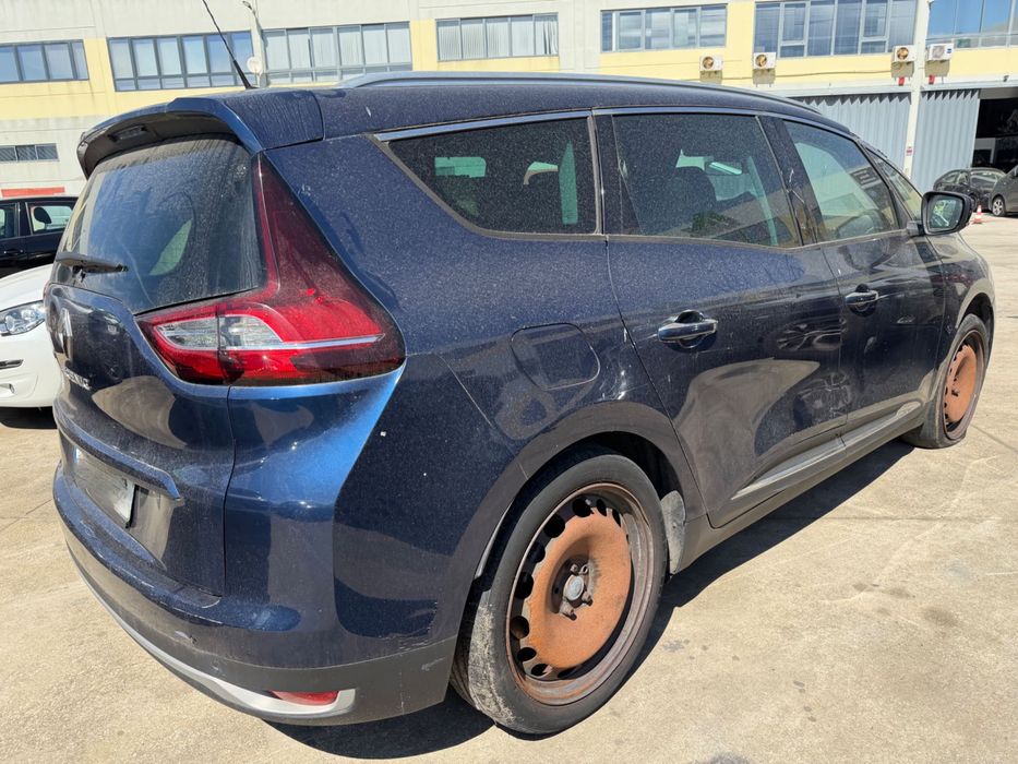 Renault Scenic de 2018 para peças