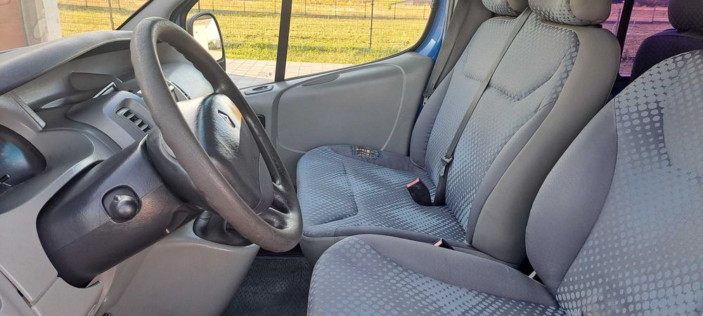 Renault Trafic II LONG L2H1 9-osobowy