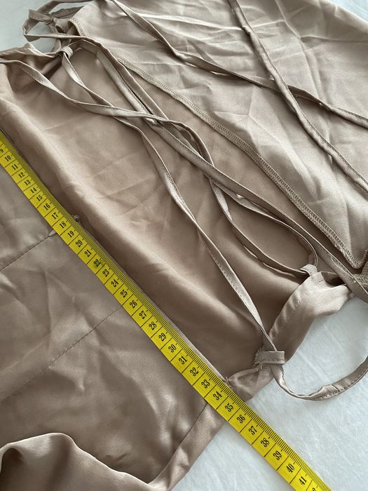 Satynowa krótka sukienka r.34/36 Missguided