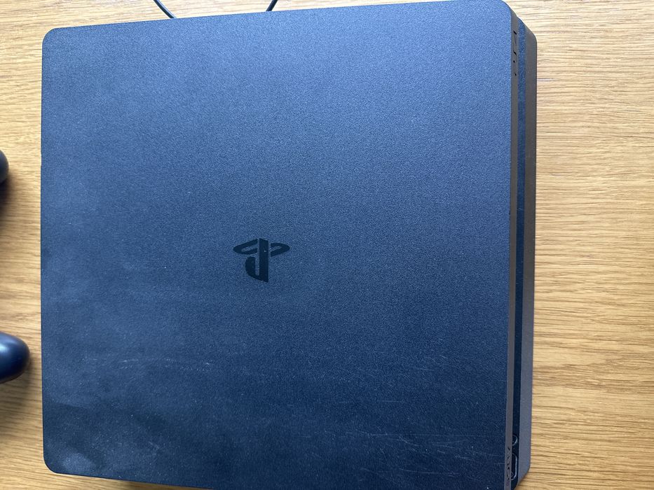 Konsola Playstation 4