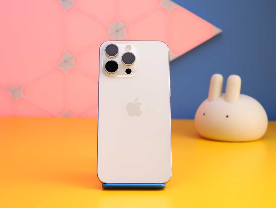 Смартфон Apple iPhone 15 Pro Max 256GB White (155093) Б/У З ГАРАНТІЄЮ