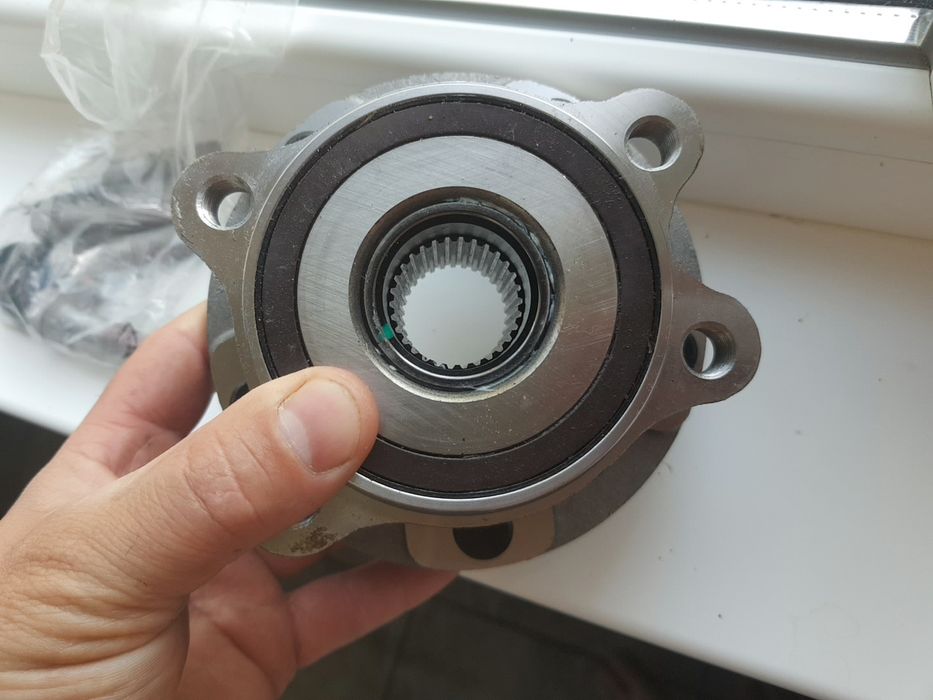 Підшипник (маточина) ступиці колеса Lexus, Toyota передній 713621150