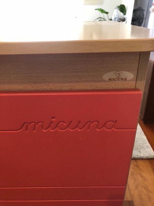 Cómoda Micuna/Aparador em madeira natural+espelho