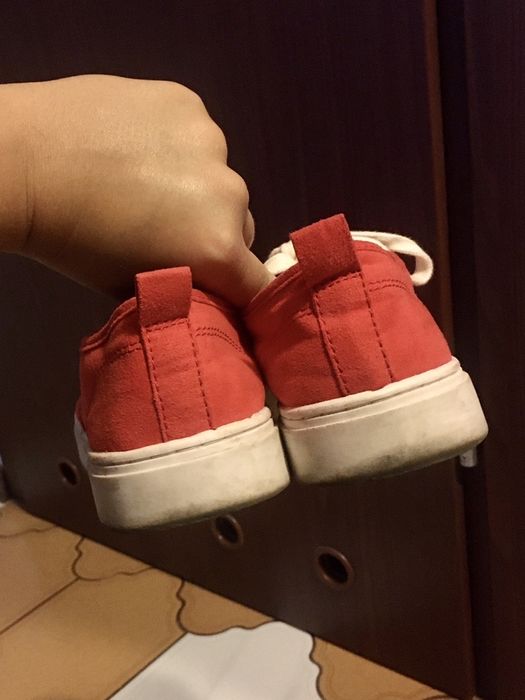 Trampki tenisówki H&M czerwone zamszowe 38