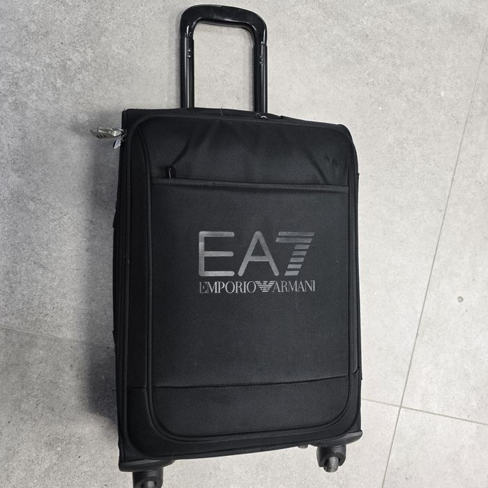 Kabinowa walizka EA7