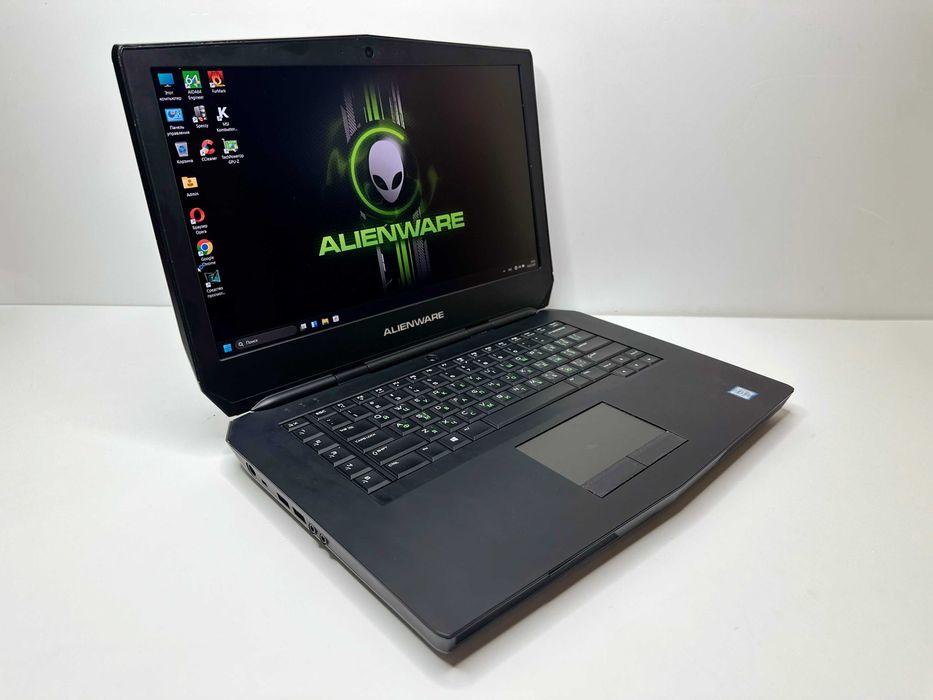 Dell Alienware 15 R2, i7-6700HQ, 16Gb, 256Gb + 1Tb, GTX 970M, FHD IPS