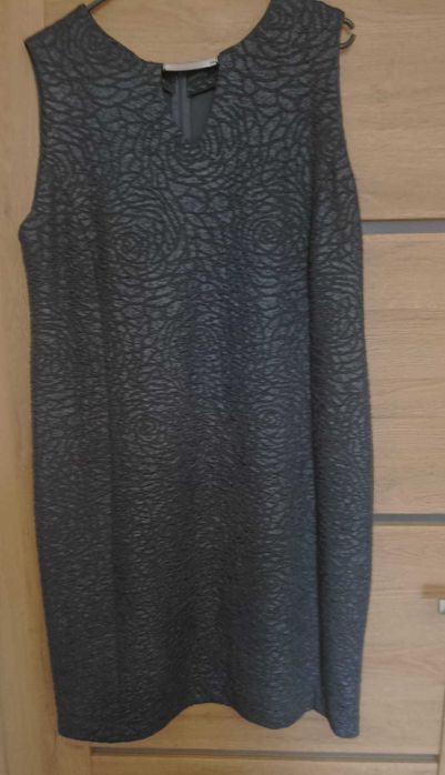 Zestaw 8 sukienek 46/48