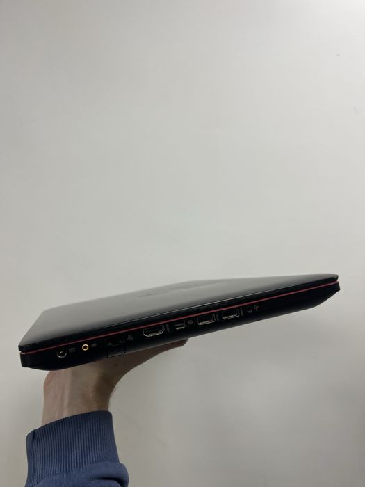 Ігровий ноутбук ASUS ROG i7 GTX SSD IPS
