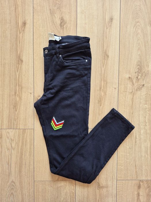 Hit na wiosne! Świetne czarne dżinsy jeansy damskie M 38 z nadrukiem