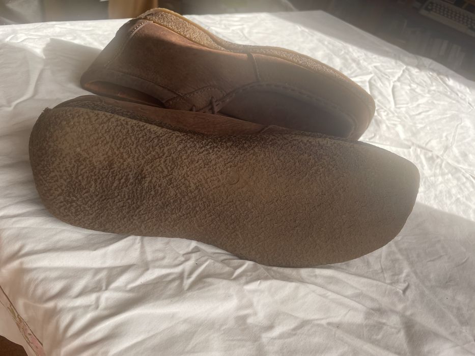 Sapatos novos em couro