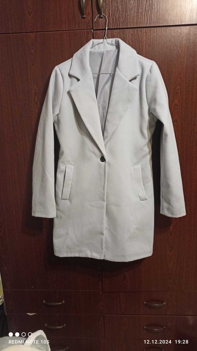 Płaszcz damski klasyczny