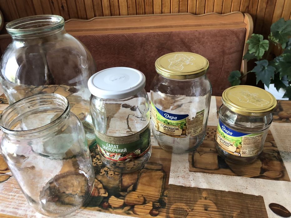 Продам банки трох літрові 60 шт. Літрові , півлітрові