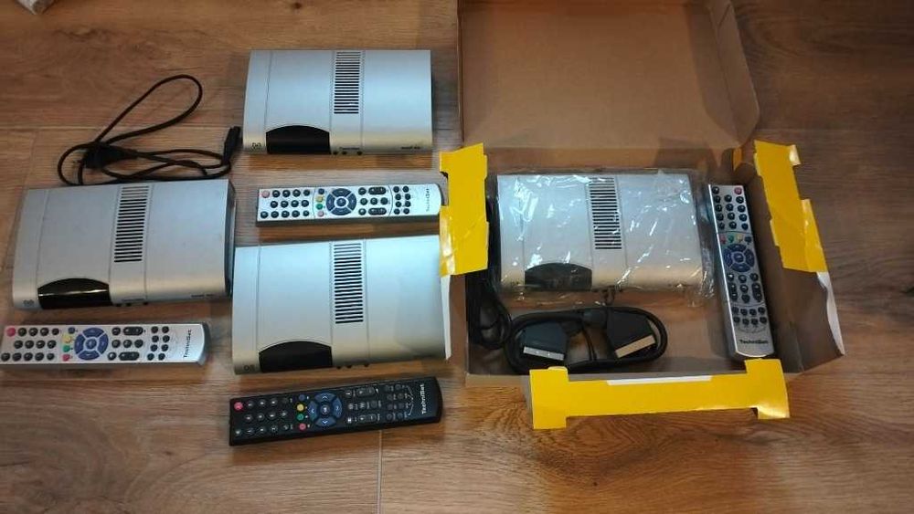 Dekodery Technisat DIGIT S2 z pilotami