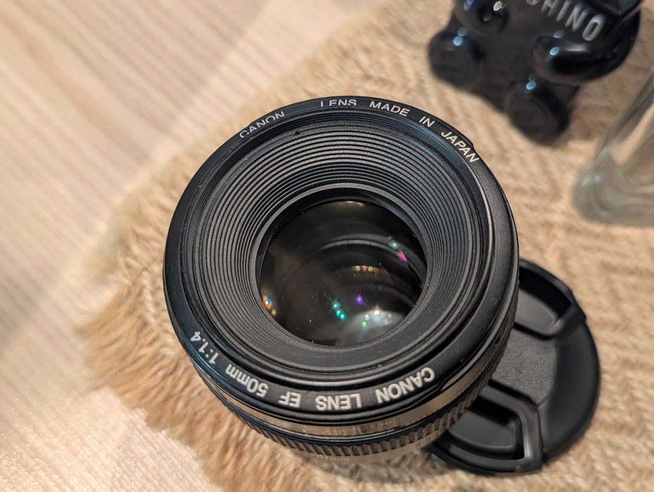 Об'єктив Canon EF 50mm 1.4