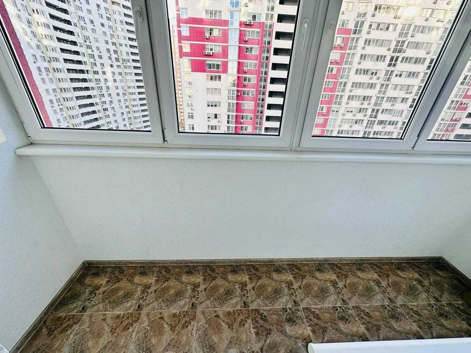 Спальня + кухня-студия, Драгоманова, 2, м. Позняки.