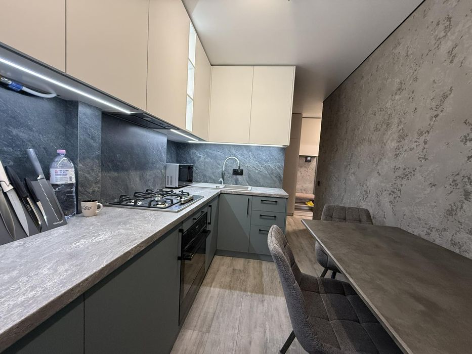 Аренда 2 кв на Площади Победы.