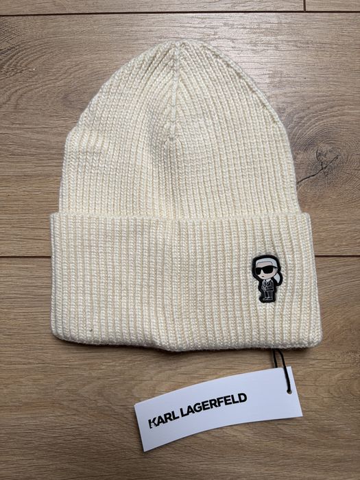 Kremowa czapka Karl Lagerfeld