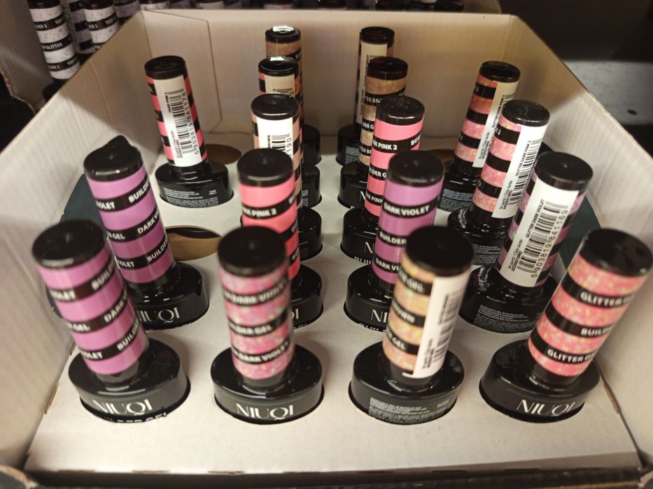 Builder Gel NIUQI hybrydowy żel do paznokci w buteleczce