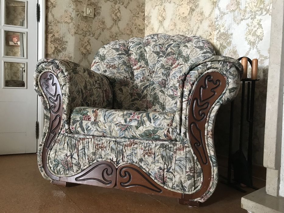 Poltronas Clássicas com Estilo Floral