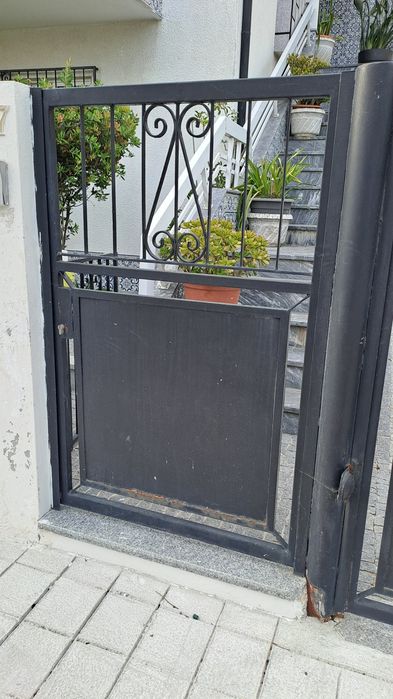 Portão entrada para carro e para homem