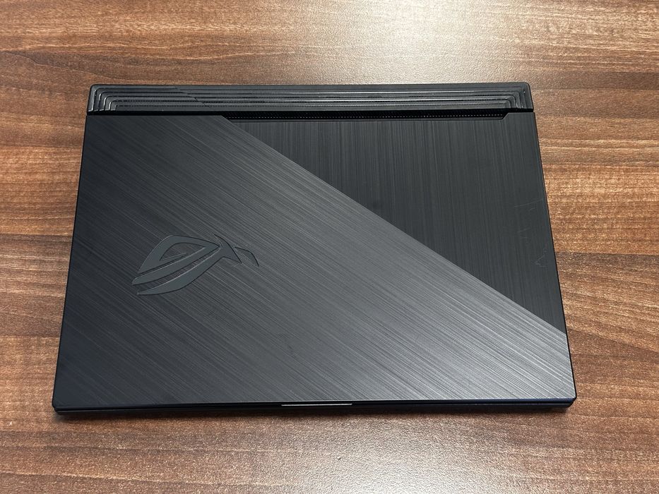 Продам ноутбук Asus Rog Strix G512Li