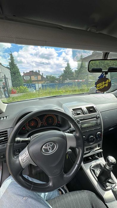 Toyota corolla salon polska