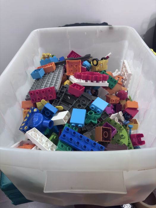 LEGO Duplo Lote Grande com Carros, Animais e Figuras