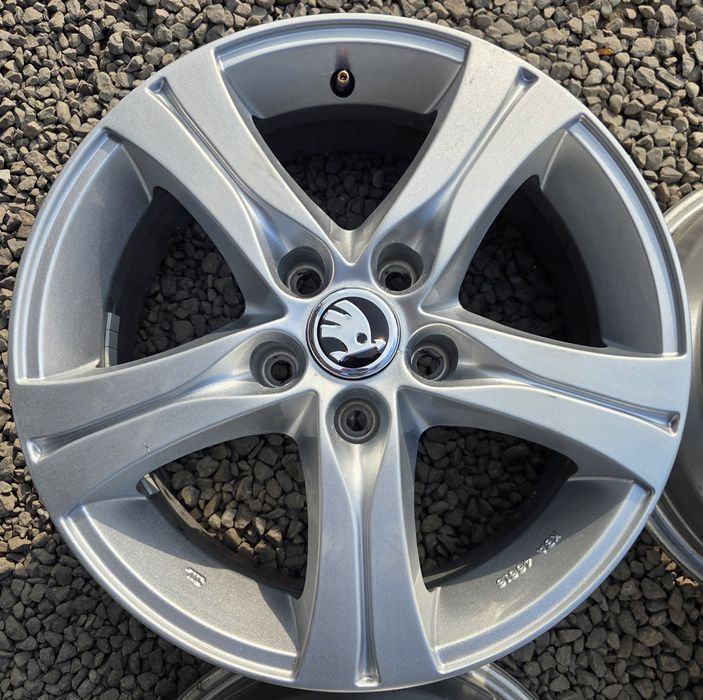 5 112 R16 Scoda Octavia Superb  VW Passat Golf Jetta