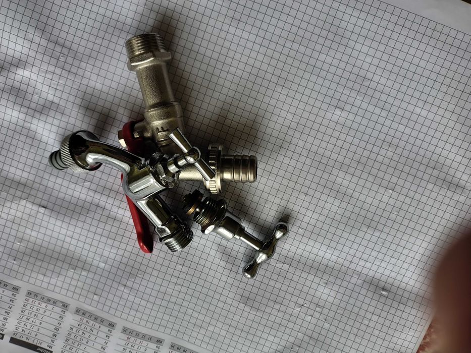 Kurki czerpalne 1/2",3/4" do zbiorników na wodę typu MAUSER
