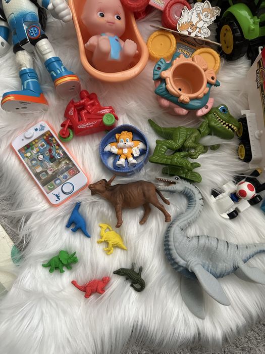 Лот дитячих іграшок