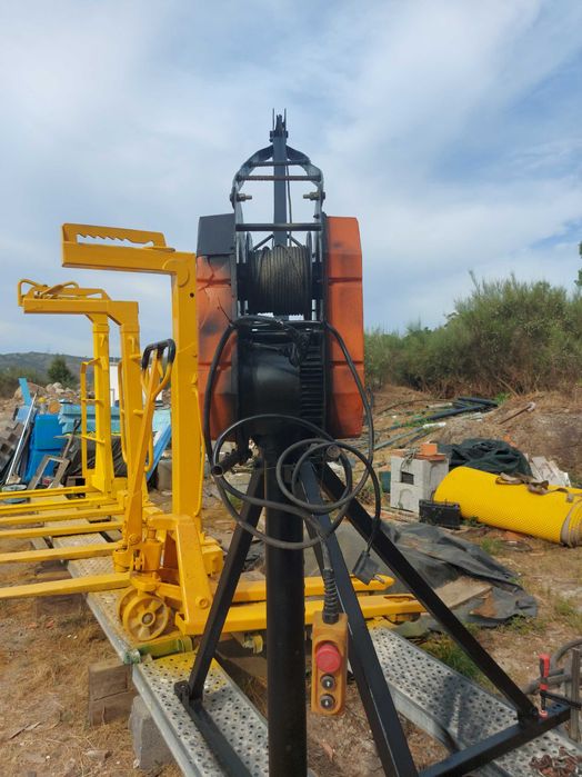 Guincho/Grua Elétrico com Tripé – Capacidade 300Kg